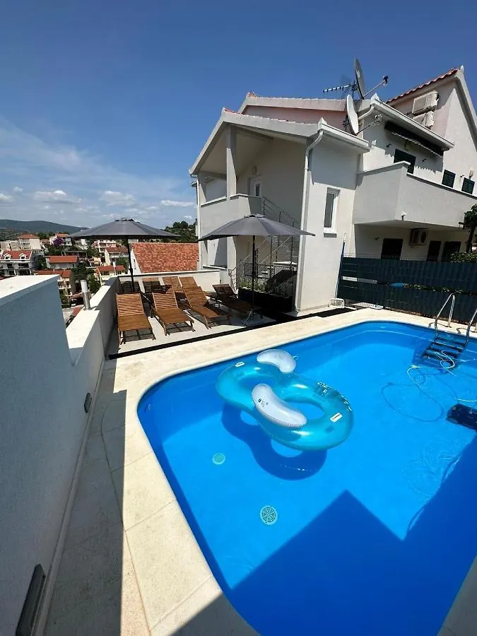 Apartment Villa Milena Sweet Apartment-With A Pool Trogir Croatia