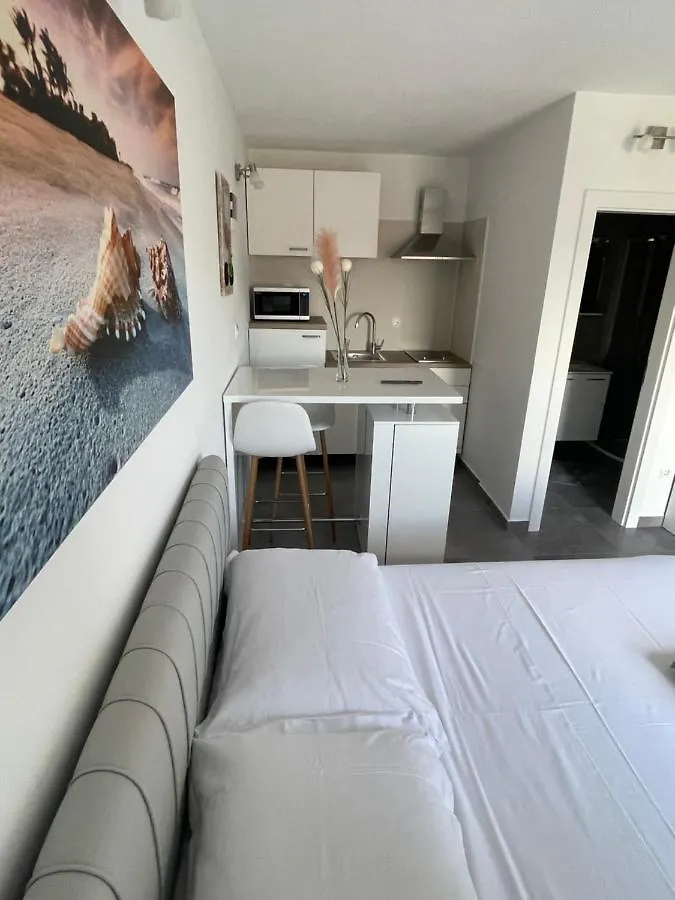 Villa Milena Sweet Apartment-With A Pool Trogir 0*,