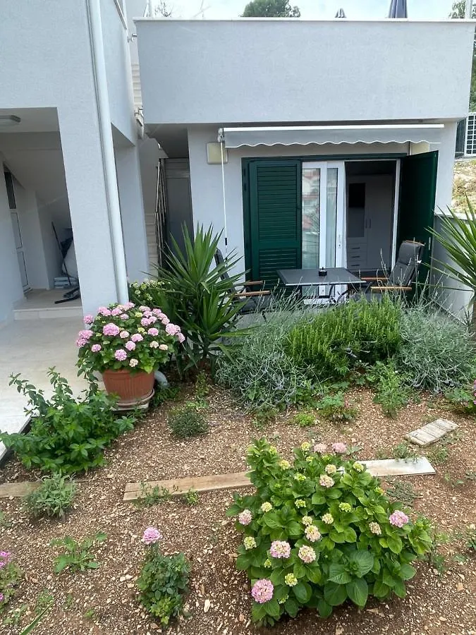 Apartment Villa Milena Sweet Apartment-With A Pool Trogir